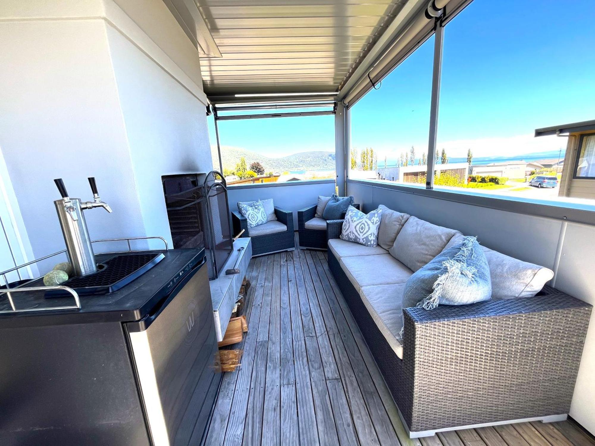 Large And Luxurious At The Lake Kinloch Exterior foto